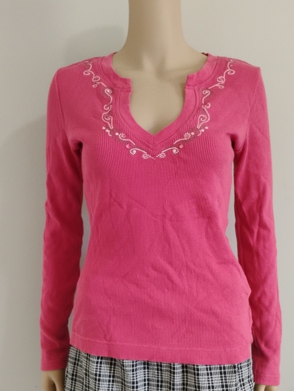 Vtg Energie Y2K Pink Ribbed Knit Split Neck Top Rhinestone Floral Embroidery XL
